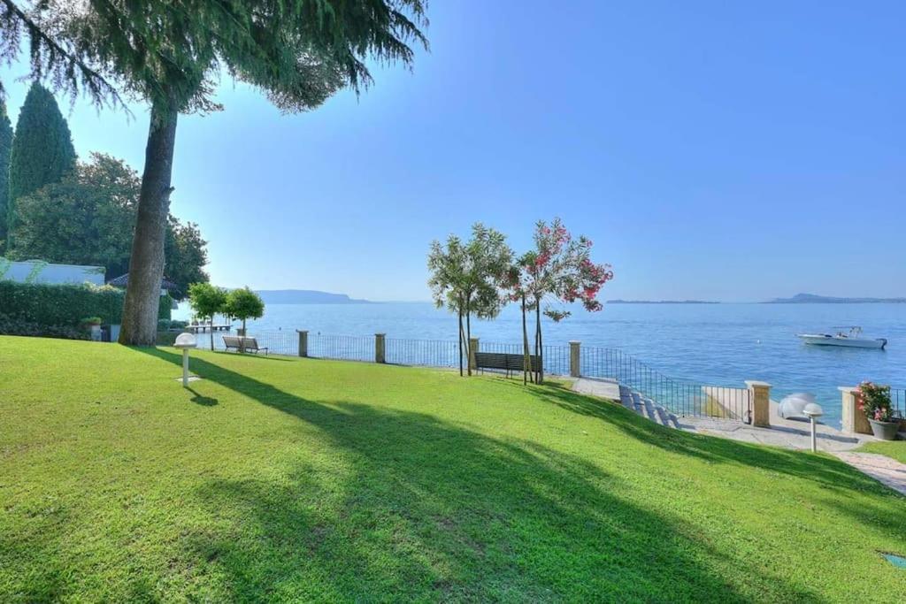 Appartamento 33 Rose Gardone Riviera Bagian luar foto