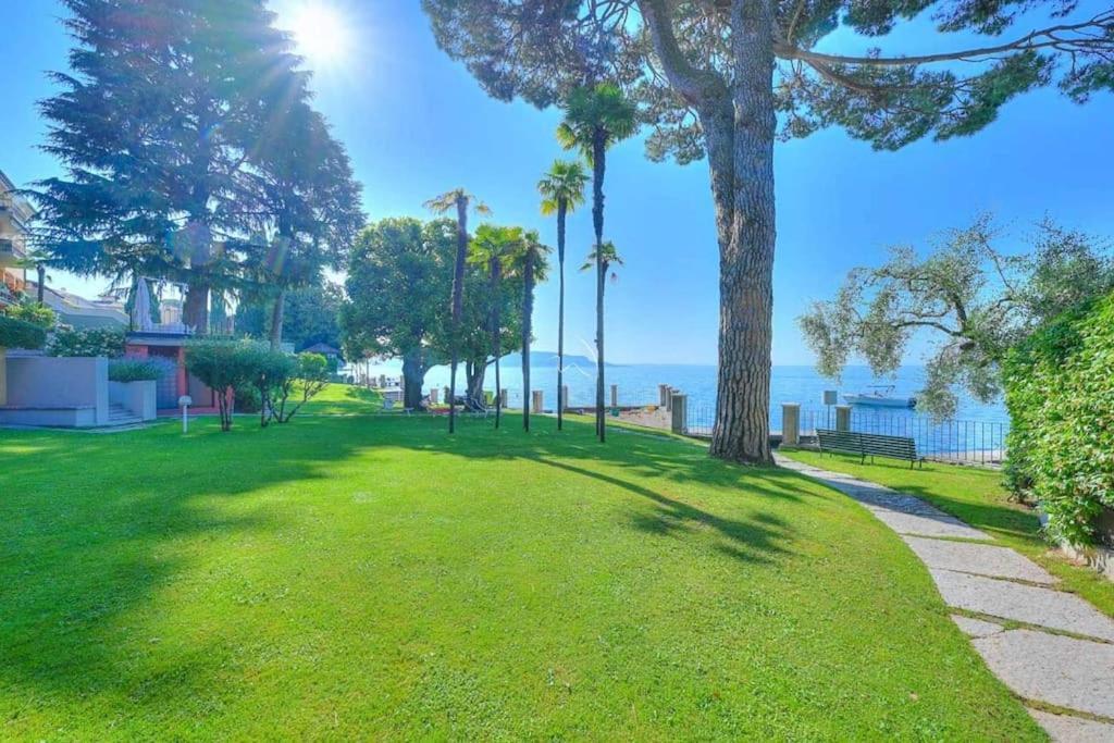 Appartamento 33 Rose Gardone Riviera Bagian luar foto